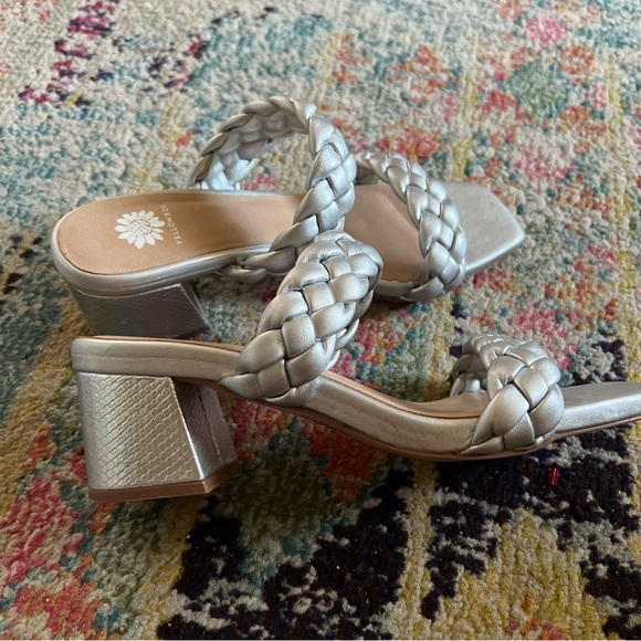 Yellow box Carleen heel silver size 9.5 - Picture 4 of 6